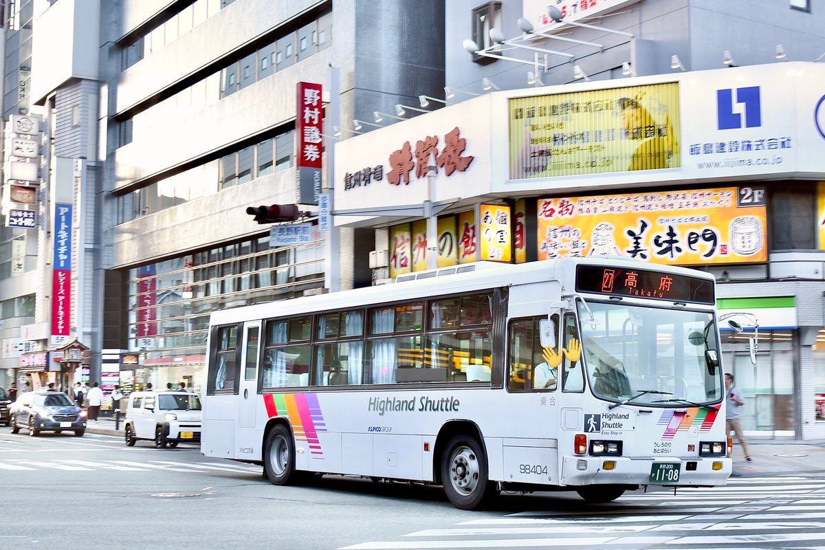 HAMARINGOU's tweet photo. アルピコ交通

98403 (長野 1107) 横浜市交通局　(KC-LV280L改)
41083 (長野 1083)                〃
98404 (長野 1108) 京成バス (KC-LV380L改)

長野駅で軽く撮影したのですが，この日は運に恵まれたのか10分程でキュービックを3台見られました！ 融雪剤にかなりやられていますね… https://t.co/hPhZcaTyBr