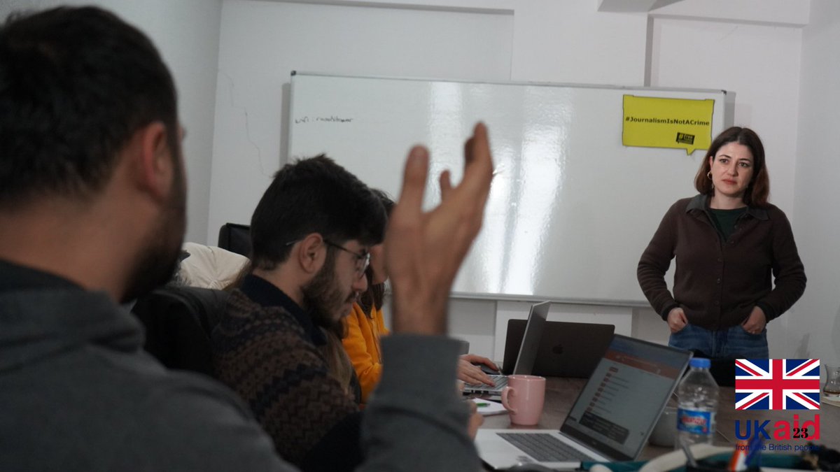 Botan International (@botanint) on Twitter photo Beril Eski, The Washington Post, The New York Times ve The Guardian'da yayınlanan araştırma haberleri ile "araştırmacı habercilik" tecrübelerini paylaşıyor.
<a href="/UKinTurkiye/">UK in Türkiye 🇬🇧🇹🇷</a> 'nin finansal destek sağladığı programın tüm sorumluluğu DMD'ye aittir. Elçilik sorumlu tutulamaz. Beril Eski, The Washington Post, The New York Times ve The Guardian'da yayınlanan araştırma haberleri ile "araştırmacı habercilik" tecrübelerini paylaşıyor.
<a href="/UKinTurkiye/">UK in Türkiye 🇬🇧🇹🇷</a> 'nin finansal destek sağladığı programın tüm sorumluluğu DMD'ye aittir. Elçilik sorumlu tutulamaz.