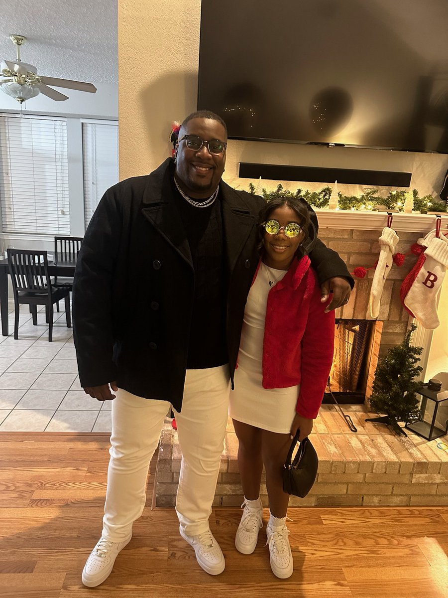 CoachNine7's tweet photo. Our last elementary father-daughter dance! My BooBoo growing up on me. Always going to be daddy’s little girl. #DadGirl https://t.co/5H4bc1mPhm