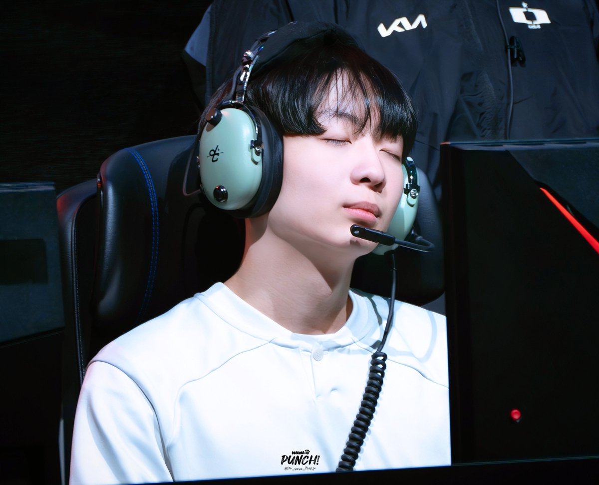 241208
우리 치와와 분위기가 🫢

#lucid #루시드 #최용혁 #DplusKIA