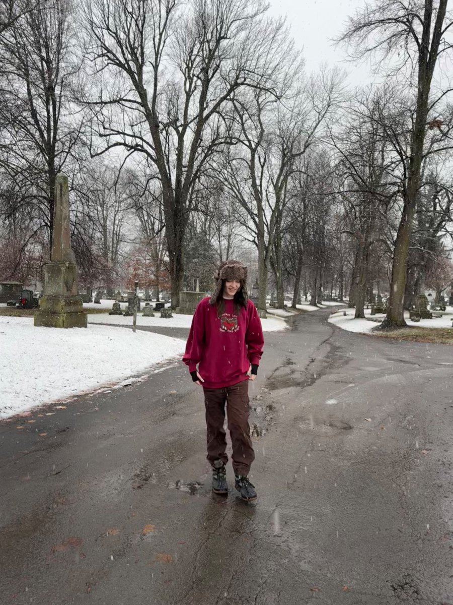 LAUR💤 tweet media