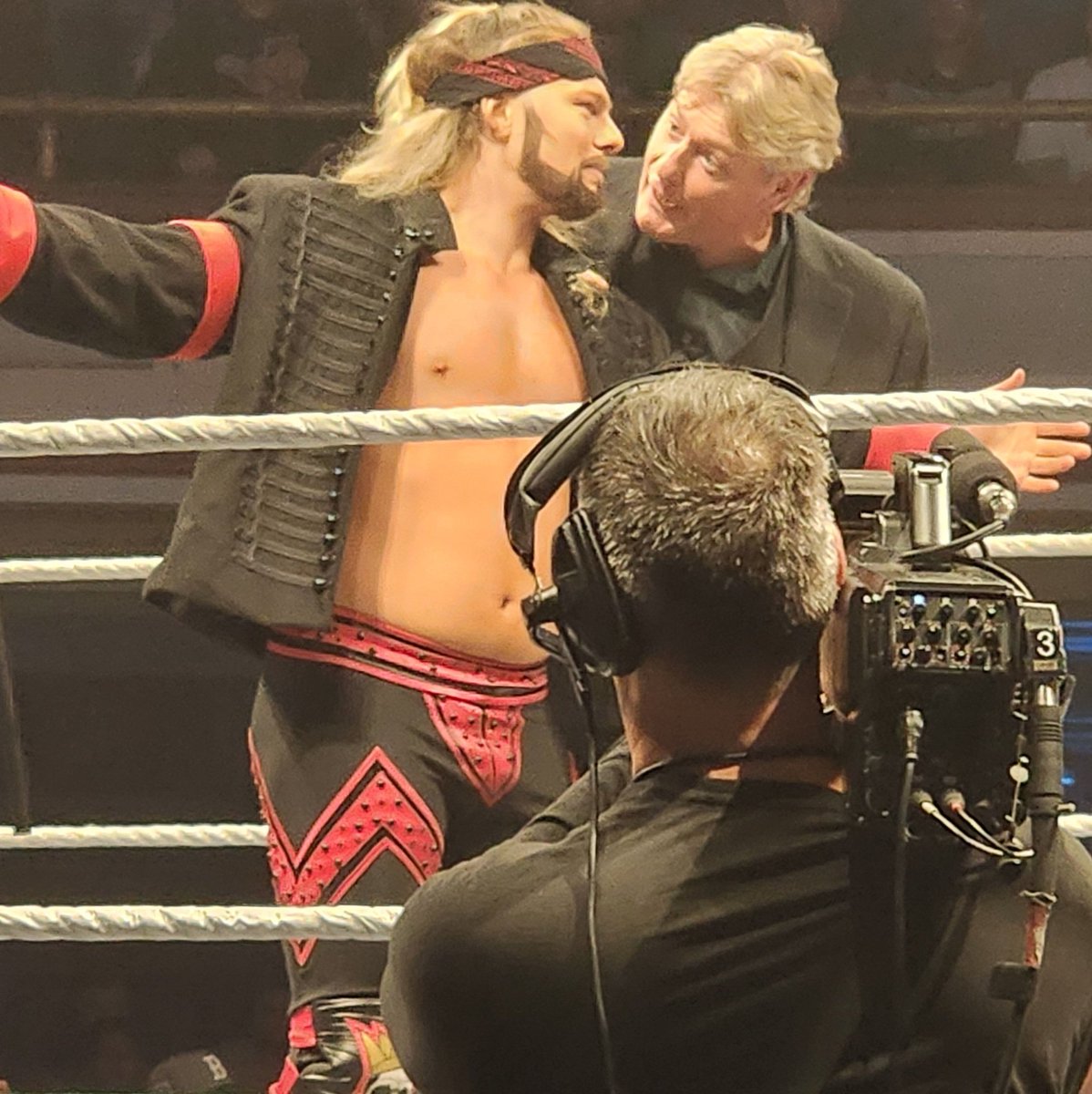 elafroameprking's tweet photo. #NXTLowell (From this past Tuesday)...

#TheLifestylesoftheRichandDavid
(#TLRD)...

#WWENXT @WWENXT
@LowellAud
@WWE #WWE  

@LexisKingWWE
@RealKingRegal
#CharlieDempsey
@WrenSinclairWWE 
@Stacks_WWE 
@LucaCrusifino
@TonyDangeloWWE
@AdrianaRizzoWWE https://t.co/kkjQttDTan