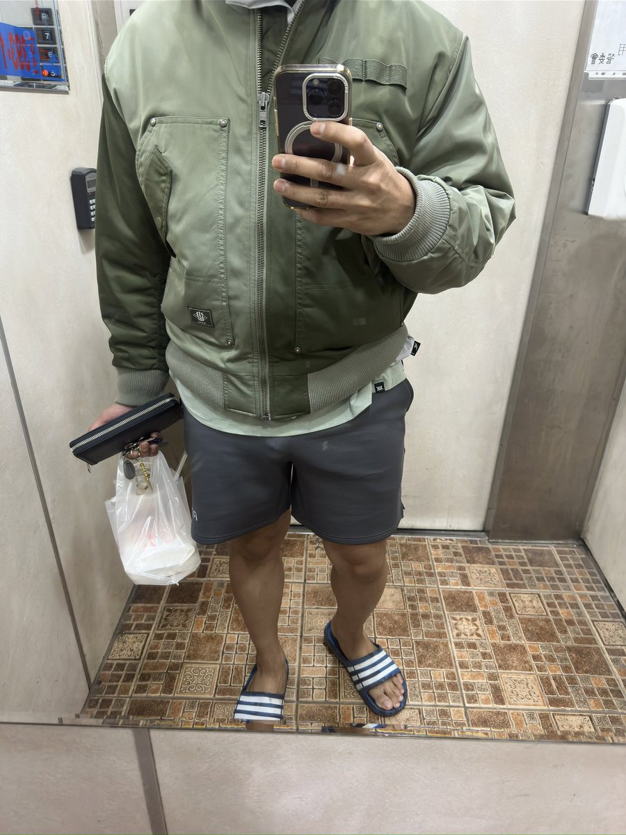 jack852075's tweet photo. 早起的鳥兒有早餐吃 https://t.co/jV1q2w0Y2k