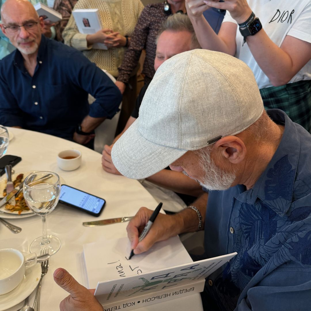 DiscHealing's tweet image. The Body Code is currently available in 12 languages! And that number is only growing! 🌎✨

#TheBodyCode #EnergyHealing #QuantumPhysics #Epigenetics #HolisticHealth #Wellness