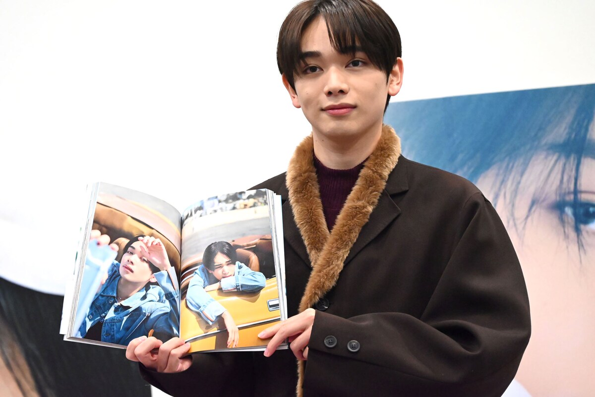 eiga_natalie's tweet photo. 【写真集発売記念イベント】
宮世琉弥、来年は「もっとクリエイティブに」　“昔から大好き”井浦新との共演熱望（写真16枚）
https://t.co/UKJPaP2gTb

#宮世琉弥 https://t.co/ts7f1izsqQ