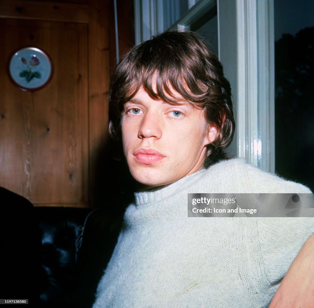 thecolourscheme's tweet image. Get your Christmas on with this True Winter playlist ft. Ghost Town DJs, Nelly Furtado, Hall and Oates, Paul Simon, Fat Joe, and Living Colour!  

thecolourscheme.com/pop-music

#coloranalysis
#colouranalysis