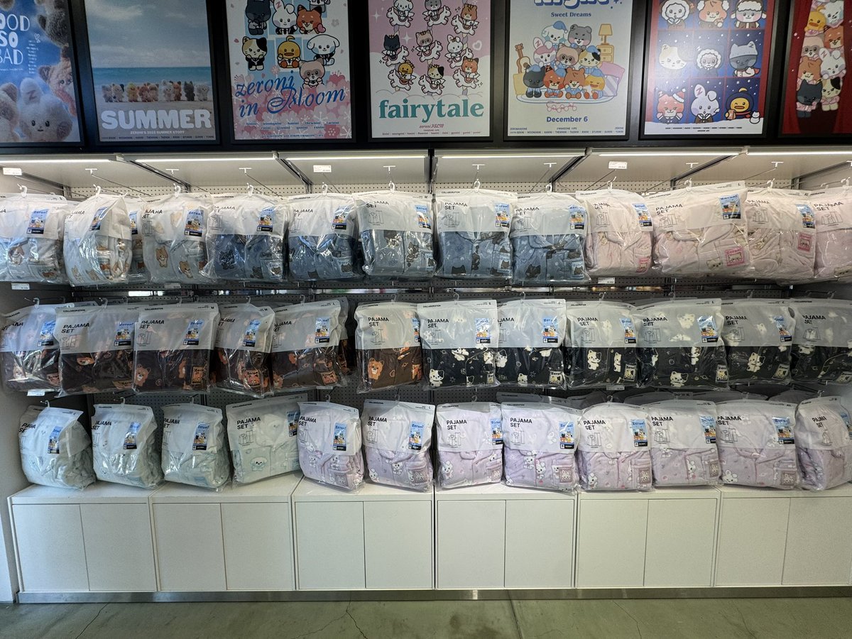 0__1gyuvin's tweet photo. zerobaseone zeroni linefriends popup
ゼロベースワン　ゼロニ　
ラインフレンズ　ポップアップ
제로베이스원　팝업
本日13時半頃〜
#ZB1 #ZEROBASEONE #zeroni #제로니
#linefriend #popup https://t.co/44IeAozpg3