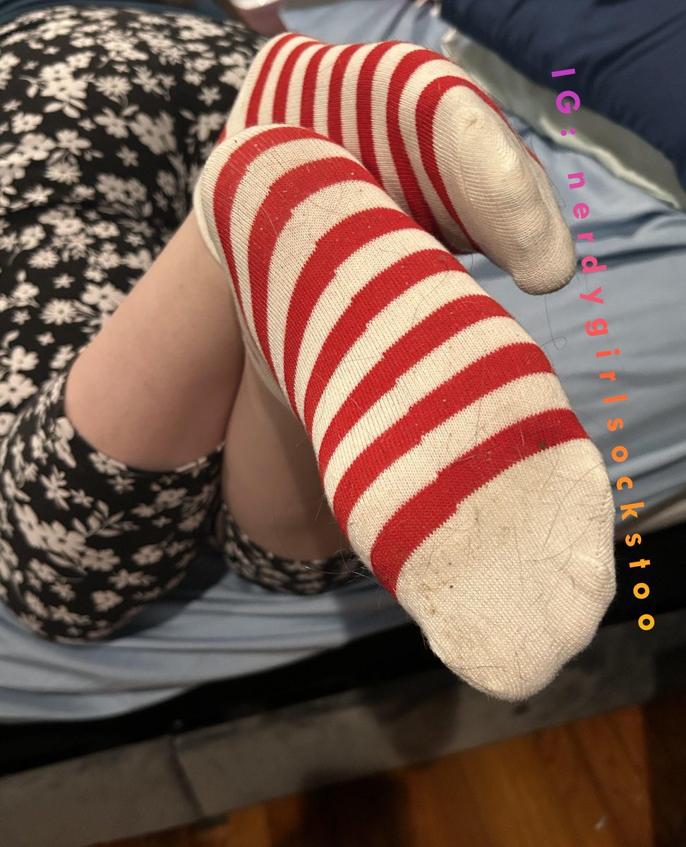 NerdyGirlSocks's tweet photo. Day 8 of #12DaysofSockmas! I feel a lot better than yesterday! Hope you guys like these cute candy cane socks! 2/2
#dirtysocks #wellworn #anklesocks #socks #cutesocks #socksoftheday #selling #followme #cleansocks #explorepage #whitesocks #noshowsocks #fyp #feet #christmassocks https://t.co/cvJTSGauvM