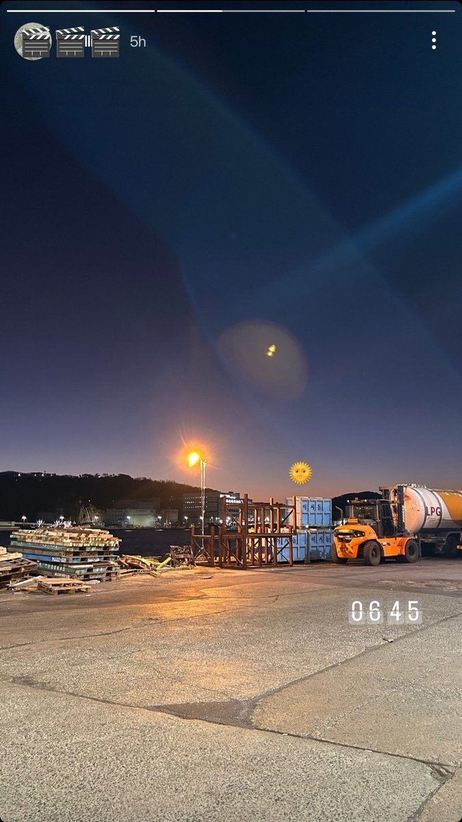 Ann_ellisse0612's tweet photo. 2024.12.22 💛
Good Boy Filming 🎬 at the port
They had just finished filming at sunrise🌞
🥹🥹
Good People, Good Boy Team ~ Fighting!🙏🏼 https://t.co/iN0RYQBJJD