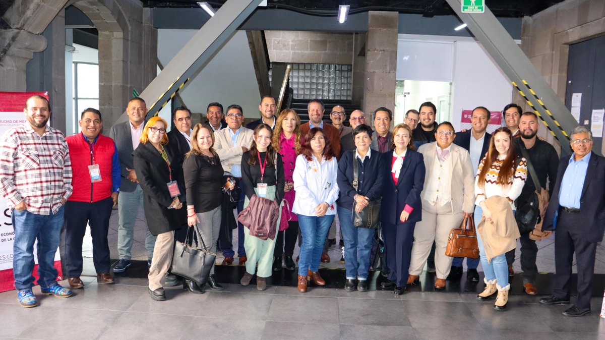drobleso's tweet photo. El día de ayer nos reunimos con miembros del #CESA2025 para identificar los temas que se abordarán el próximo año.  
#TrabajandoEnEquipo 🤝 https://t.co/SKO3JCINpc