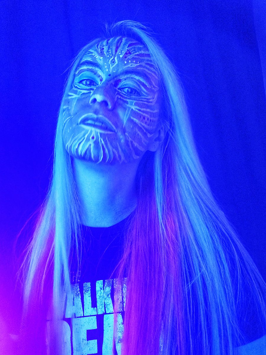 UV Glow for glowup ✨️🎨