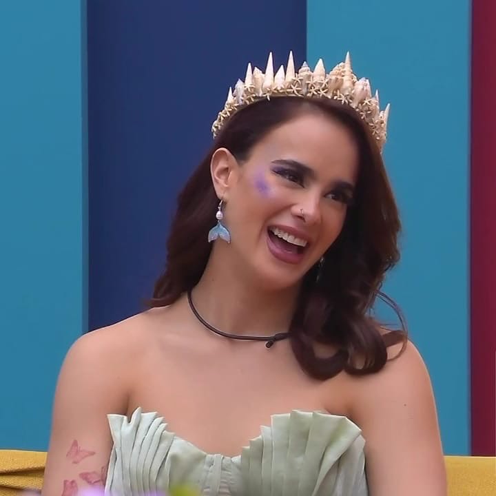 _nessa444's tweet image. ¿Te gusta solo Gala? Perfecto, enfocate solo en ella y que te valga lo que hace otra persona. ¿Te gusta solo Karime? Lo mismo. ¿Te gustan ambas? Perfecto también. Solo no tires hate por defender a una, y tampoco pienses que puedes meterte en sus vidas por un ship.
#Garime