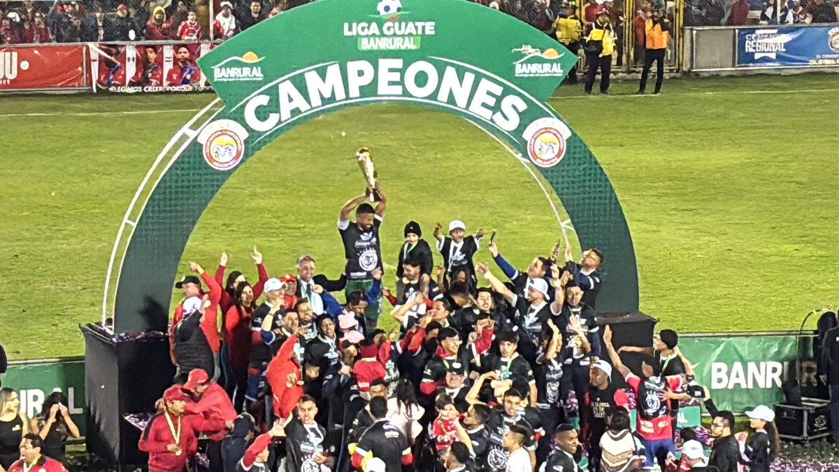#XelajuCampeon | Xelajú levanta la séptima luna.

Vía Herberth Tax
