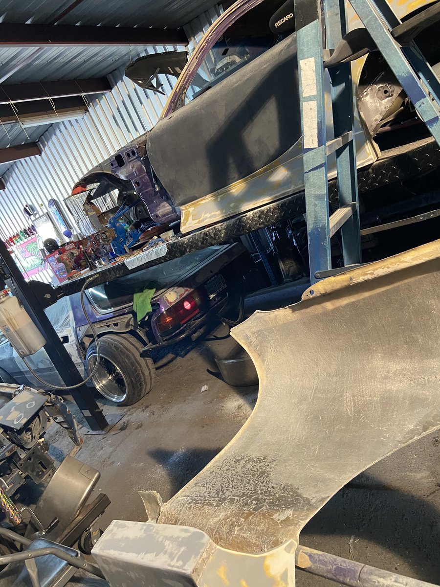 driftfcbuckey's tweet photo. Just plugging away almost time to paint. Keep adding stuff to make it how it was rather than settling for how i got it back. #glassgangstaaaa #refinishtech #buildyourcars #fromnothingstosomethings https://t.co/cXlNwbmRkZ
