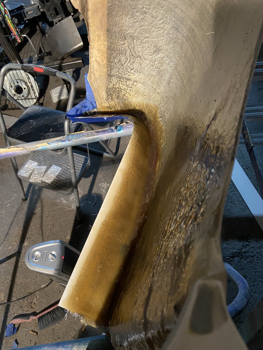 driftfcbuckey's tweet photo. Just plugging away almost time to paint. Keep adding stuff to make it how it was rather than settling for how i got it back. #glassgangstaaaa #refinishtech #buildyourcars #fromnothingstosomethings https://t.co/cXlNwbmRkZ