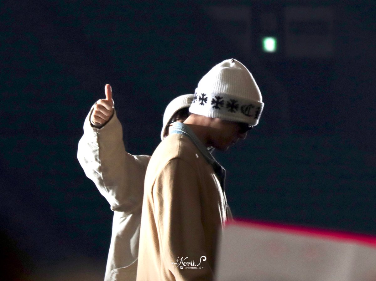 keruru_17's tweet photo. [PREVIEW] 241222 [RIGHT HERE] WORLD TOUR IN FUKUOKA D3 SOUNDCHECK

비니즈🤣

#민규 #원우 #미넌 #민원 #세븐틴
#MINWON #MEANIE https://t.co/ljpainXkxG