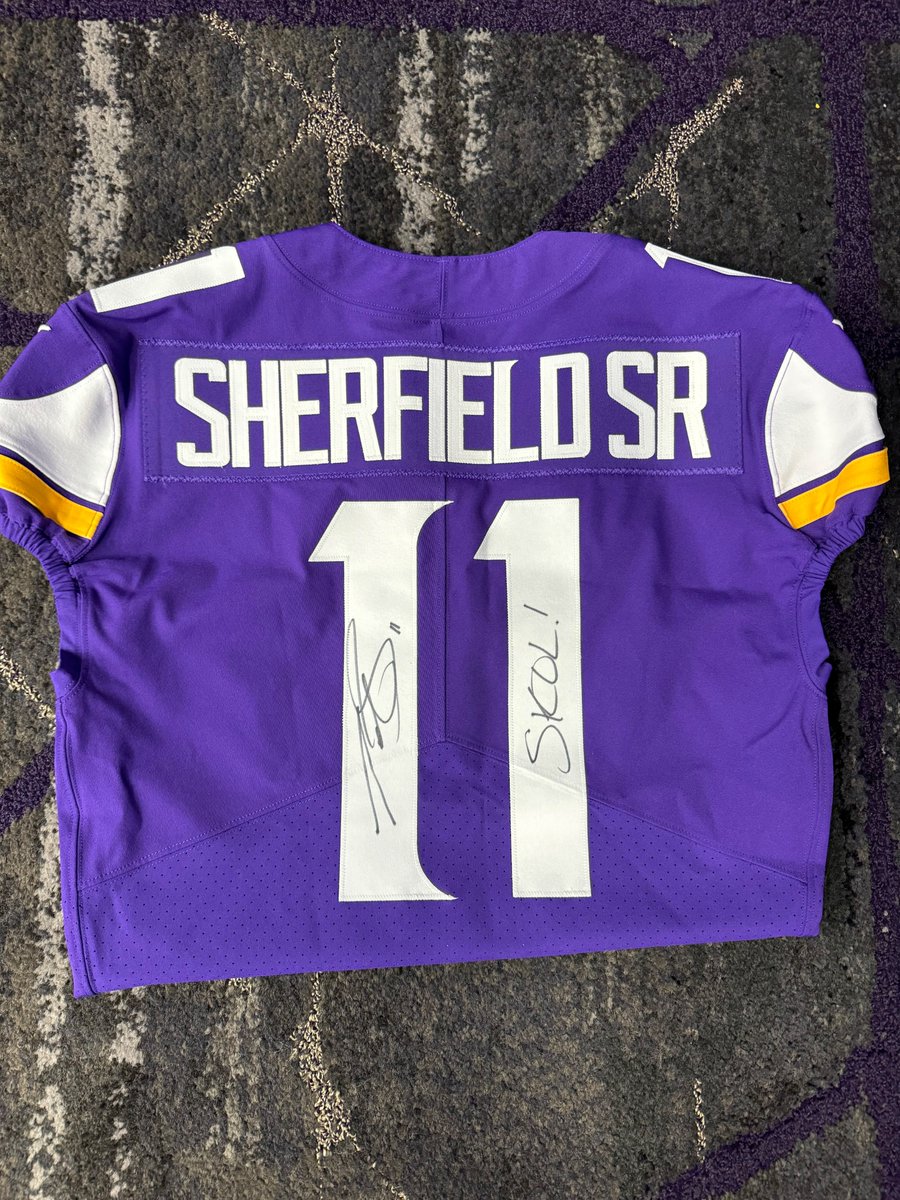 Last Give Away❗️
Win a game jersey!  

Here’s how to enter:
1️⃣ Repost this OR

2️⃣ Comment with @channel__10 or Trent  Sherfield  and add #ProBowlVote 

Winner will be announced on Christmas Day! #Skol 💜💛