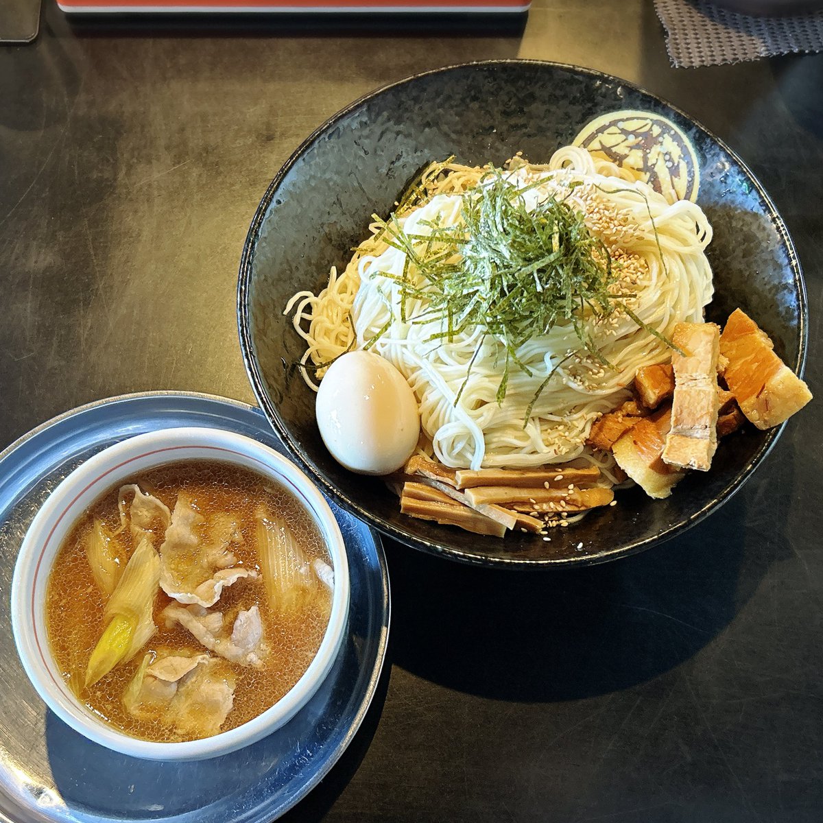 shi2za's tweet photo. 麺坊 炗 @岐阜市
豚のつけ麺(細麺仕様)大盛(O×T+白御飯)
ブタツケ〜ブタツケ〜😋
#麺坊ひかり https://t.co/RkgvNU90VJ