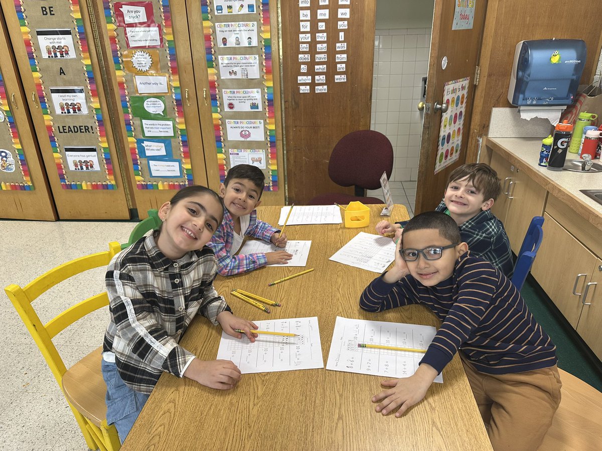 _MsFenty's tweet photo. Gearing up for our Unit 2 math test with some review centers! https://t.co/IypAmSOdYV