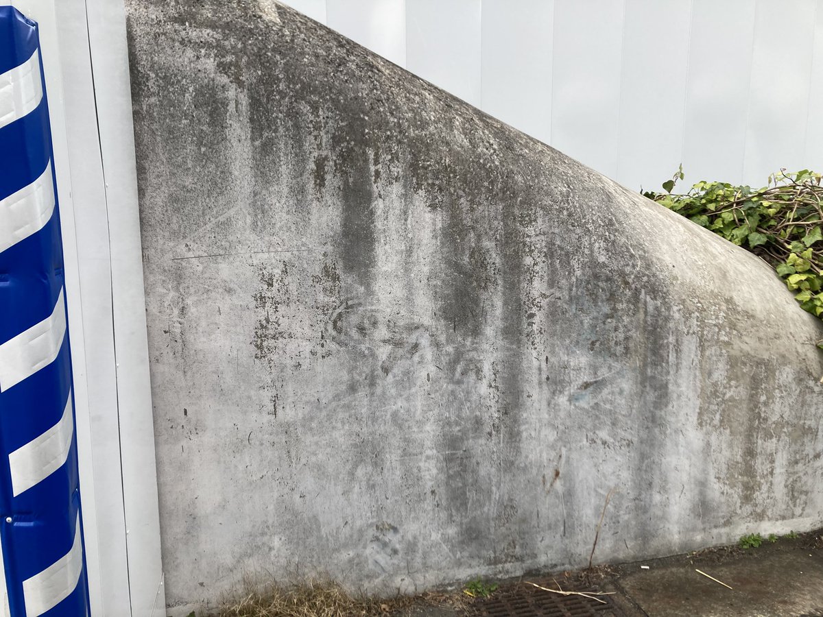 ikeda_modeling's tweet image. ガリバートンネルはまだ生存してました。哀愁たっぷりの後ろ姿です。