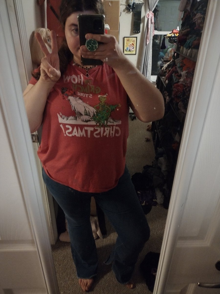 RachaelSadlier's tweet photo. Hey Guys❣️ Hope you Lovely bunch are doing well
#me #selflove #selfie #leo #selca #hair #brunette #longhair #body #fullbody #mybody #bodypositve #bodypositvity #TheGrinch #tshirt #flarejeans #necklace #earrings #ponytail #hairbowclip #mirror #mirrorselfie #mirrorselca #mirrorpic https://t.co/esLHJhXmnW