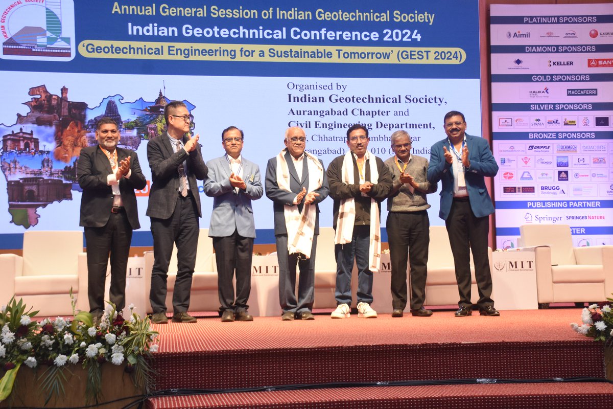 MIT_Updates's tweet image. The valedictory function of Indian Geotechnical Conference 2024 being held at MIT Manthan Hall, took place in the afternoon of 21st Dec (Saturday). #mit_csn #conference #geotechnology #geotechnicalengineering #civilengineering