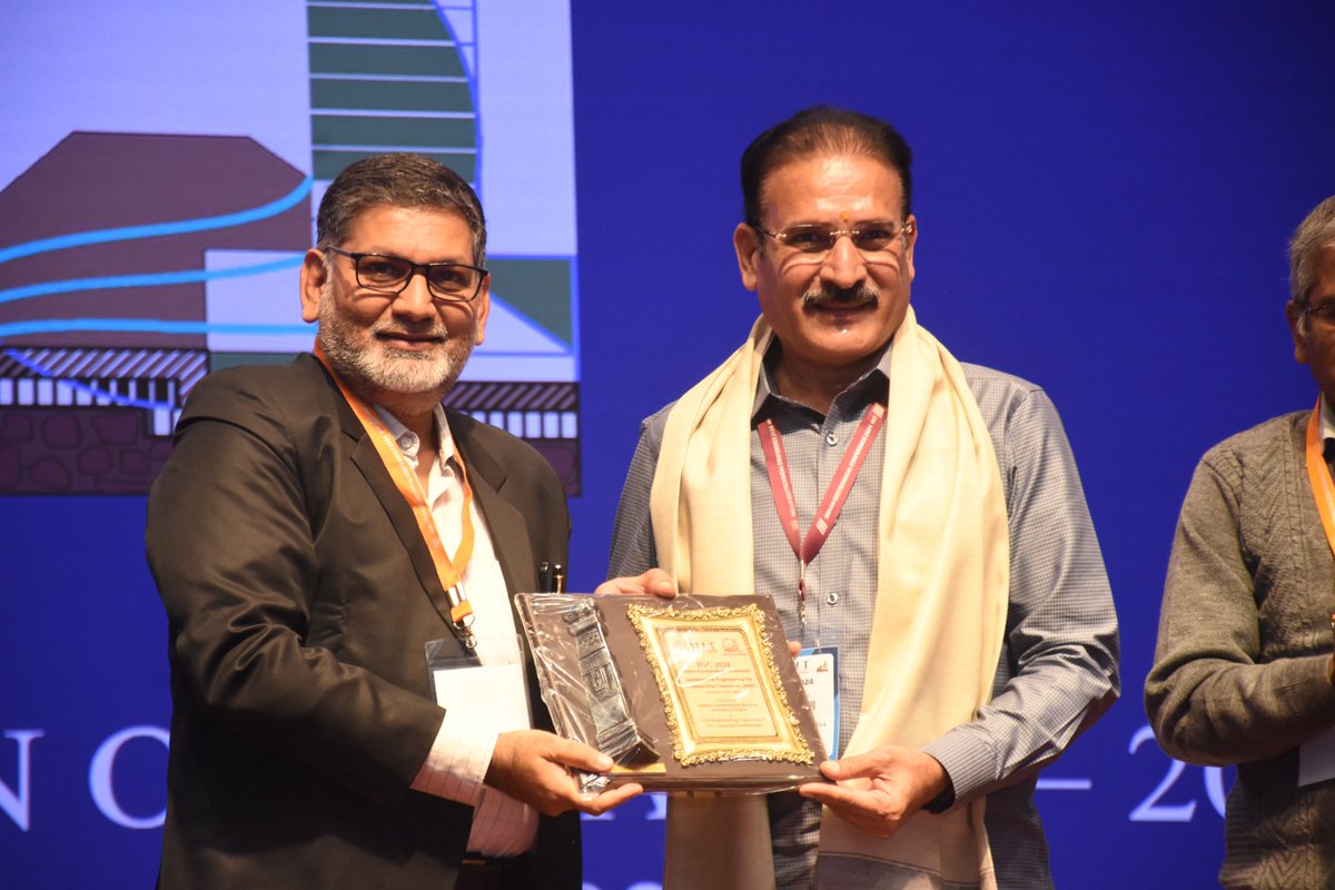 MIT_Updates's tweet image. The valedictory function of Indian Geotechnical Conference 2024 being held at MIT Manthan Hall, took place in the afternoon of 21st Dec (Saturday). #mit_csn #conference #geotechnology #geotechnicalengineering #civilengineering