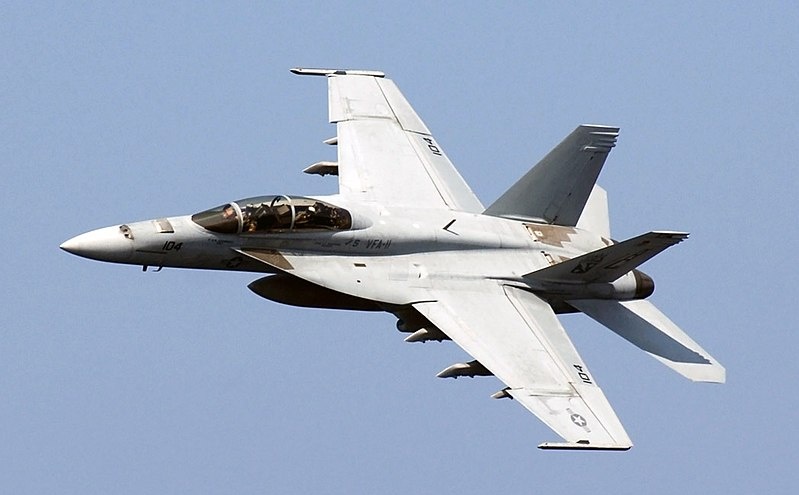 Currentreport1's tweet photo. BREAKING:

US navy cruiser accidentally opened fire and shot down Super Hornet fighter jet over the Red Sea.

Both pilots were rescued, one of them received minor injuries. https://t.co/f1xt81rSZl