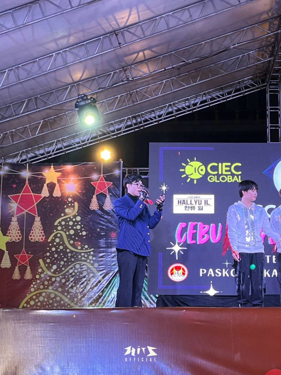 HitsOfficialPH's tweet photo. [12212024]

VLST-GAB SHINES BRIGHT WITH HIS HOSTING DEBUT AT THE CEBU COVER GAYO AWARDS! Congratulations, Gab! You truly nailed it.

#VLST 
#VLSTxHITS 
#VLSTatCCGA 
#VLST_GAB https://t.co/hApGbTkxcd