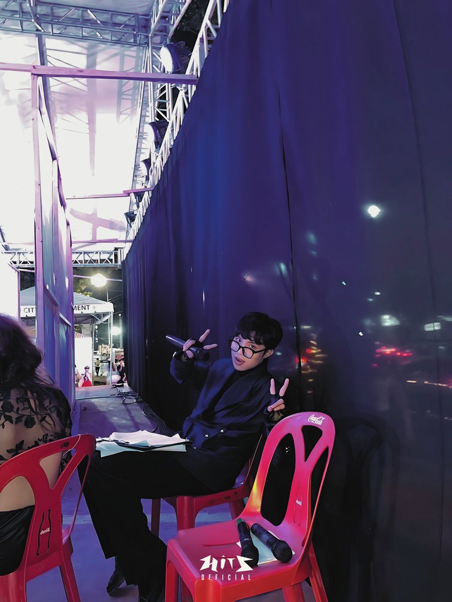 HitsOfficialPH's tweet photo. [12212024]

VLST-GAB SHINES BRIGHT WITH HIS HOSTING DEBUT AT THE CEBU COVER GAYO AWARDS! Congratulations, Gab! You truly nailed it.

#VLST 
#VLSTxHITS 
#VLSTatCCGA 
#VLST_GAB https://t.co/hApGbTkxcd