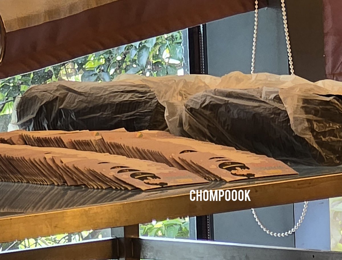 20241222 𝗚𝘂𝗮𝗻𝗴𝘇𝗵𝗼𝘂 

Chinese FlowD are so sweet! The surprised arrangement of Daniel x FlowD Special Drinks🍸🍷 for all attendees too❤️

Sp​ecial Daniel Glasses &amp; Cupsleeves are provided 💋💕🌹

#강다니엘 #KANGDANIEL #ACT
#KangDanielChinaFansign_Guangzhou