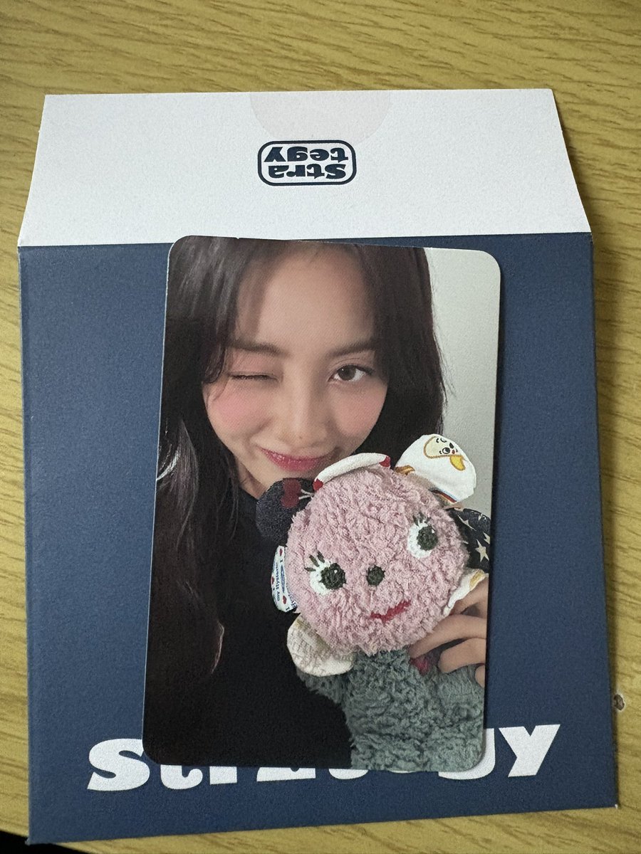 ssw_LN's tweet photo. #TWICE #TWICE交換
 #TWICEトレカ交換
 #TWICE_STRATEGY 
  #Strategy

TWICE Strategy 
デジパック 予約特典・封入トレカ交換

譲▶︎サナ(予約特典)ジヒョ(封入)
求▶︎同種チェヨン

郵送📮

交換経験多数ありです！ https://t.co/aiMUAkMl0K