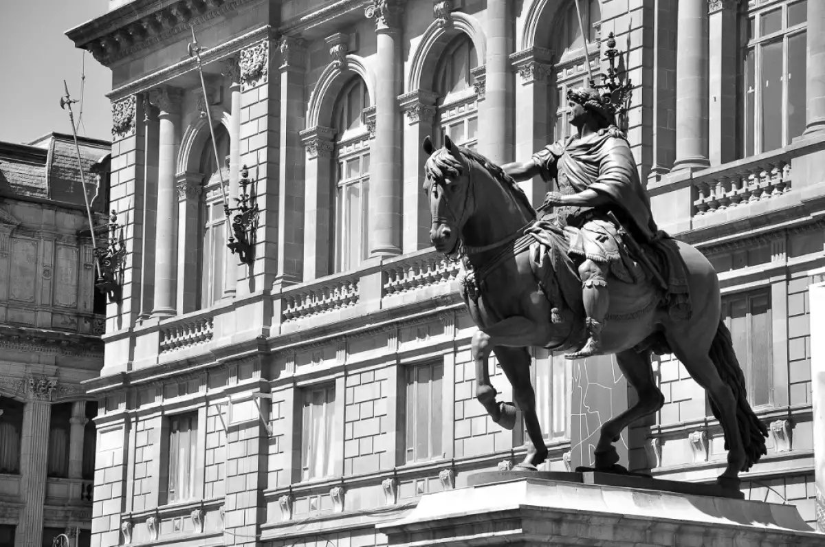 PerspectivasH11's tweet photo. #24DeDiciembre
En 1816, murió en la Ciudad de México el arquitecto y escultor valenciano, Manuel #Tolsá, autor de obras como el Palacio de Minería y la estatua ecuestre de Carlos IV, conocida como #ElCaballito. ⛏️ https://t.co/gvYmHTGUOo