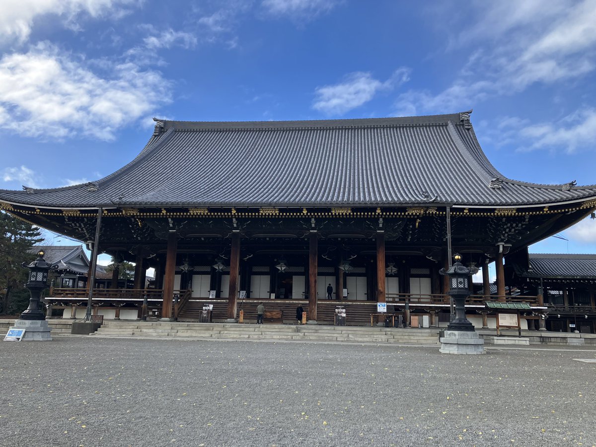 caddiary's tweet photo. 京都駅、東本願寺、京都タワー、琵琶湖。
宿に着いたので、あとはゆっくりちゃん。 https://t.co/1slchS6x36
