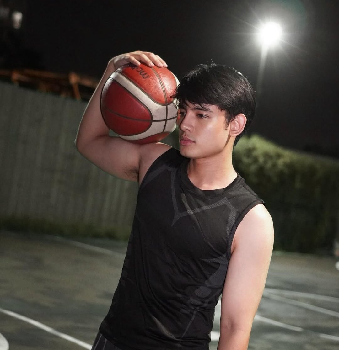 DrMoosaHassan's tweet image. Gonna Tired from a Daily Busy Routine....

Let's hang out together 

It's me and you 🏀 

#sport #hangout #relaxsehat