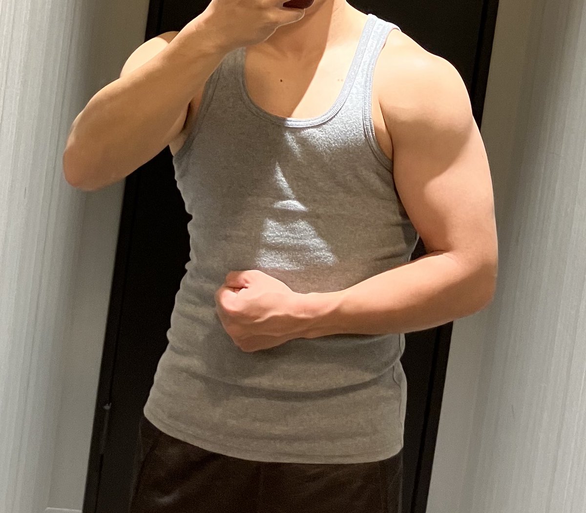 ftm69266841's tweet photo. 増量中という名の暴飲暴食のせいでムチムチしてきた。お腹は見せられない。
年始から減量だな、こりゃ。 https://t.co/oq1jm0nXgI