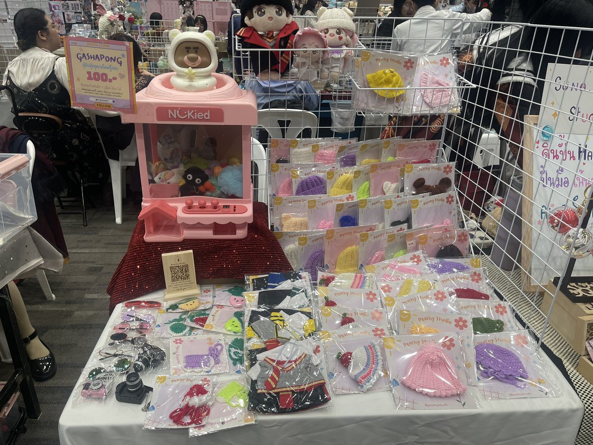 จัดบูธเสร็จเรียบร้อยค่า แวะมาทักทายกันได้น้า🙏🏻💗

#MARUYA41 #RaidBossParty #AnimeEvent #CosplayFestival #ชุดตุ๊กตา