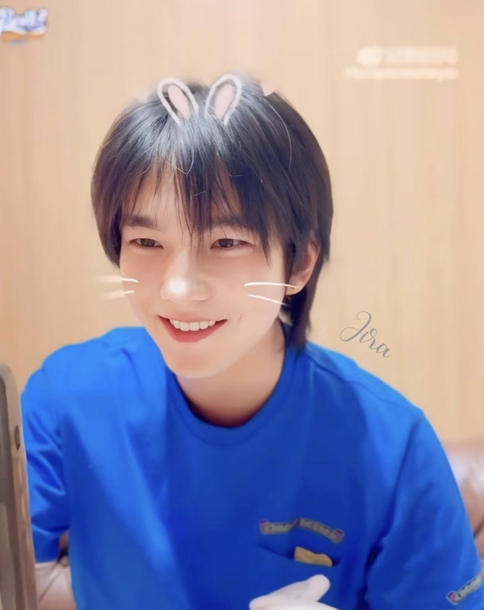 Miyo_69's tweet photo. OH MY 🐷🐷 PRINCESS 🥰🤲🤩
BUILD SHINE ON STAGE
 #CanYouGleamTonight https://t.co/4BnmM8S4On