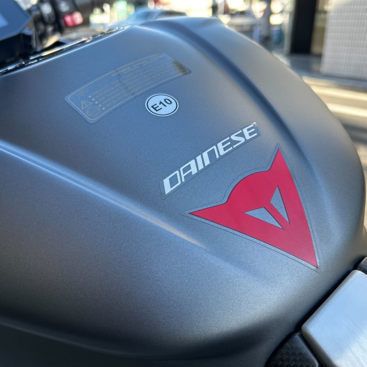 DSetagaya's tweet image. 【ダイネーゼ世田谷】
Brilliant #DaineseCrew &amp;amp; #AGVRider !!!
走る宝石MV Agusta Brutale1000RRに、最新エアバッグベスト”Smart Air"を組み合わせたスポーツコーディネートがExcellent!!
イタリアンエンジンが奏でる4気筒サウンドは心躍りますね。

ご来店ありがとうございました！！

#MVagusta