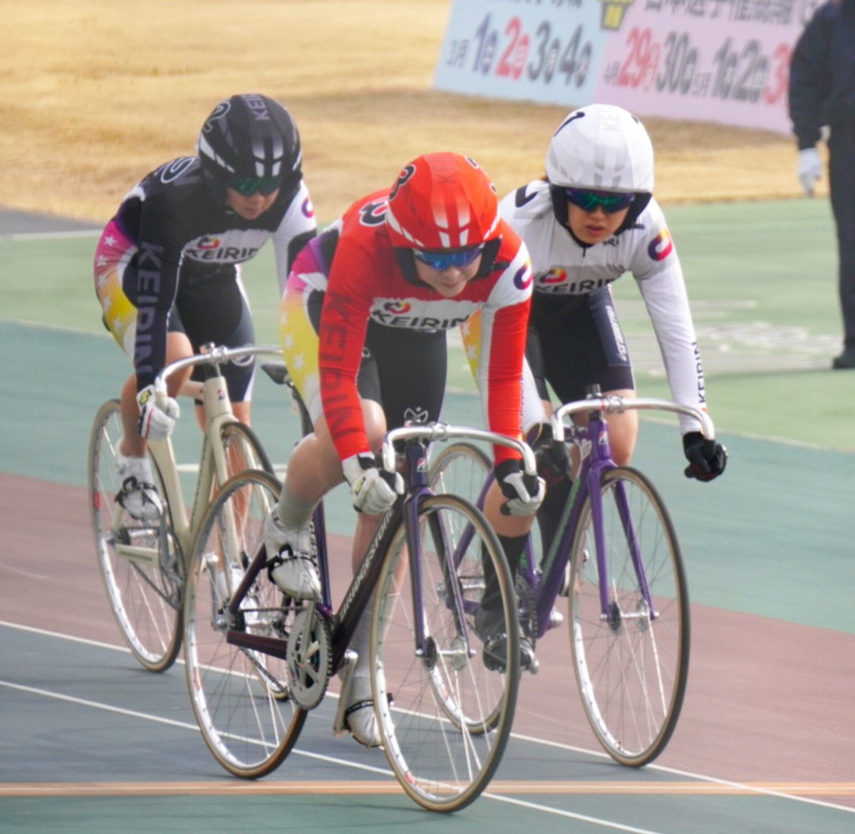 無事ラストランを迎えることが出来ました。
楽しいことも苦しいこともたくさんありましたが、人生の宝物になる5年間でした✨️
調子がいいときも悪いときも、いつも応援していただき、本当にありがとうございました🙇🏻‍♀️🙏🏻🥰
次の人生も頑張ります！

2024.12.21 @名古屋競輪場