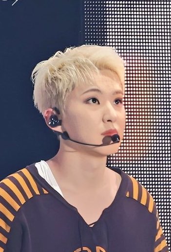 ulthorangdan's tweet image. OMGG HIS BOBA EYESSSSSSSSS !!!!! 😭😭😭