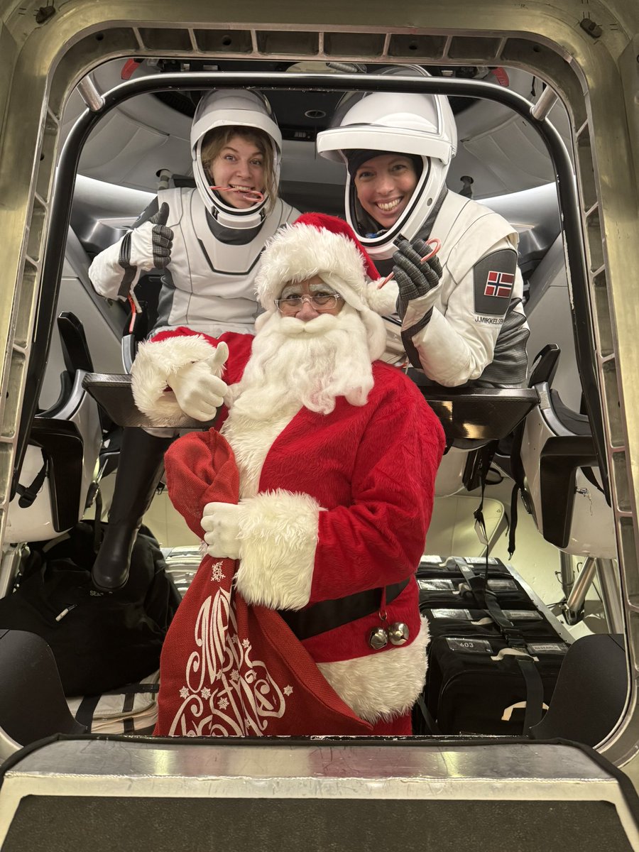 Merry Christmas from the <a href="/framonauts/">fram2</a> Can you imagine our surprise when Santa stopped by our Dragon training spacecraft here <a href="/SpaceX/">SpaceX</a> in Hawthorne, California!