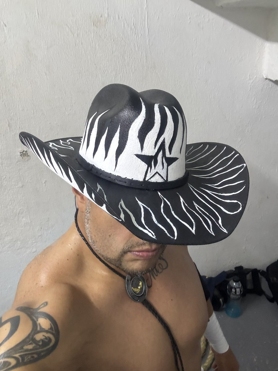 Texano Jr. (la pura reata) tweet media
