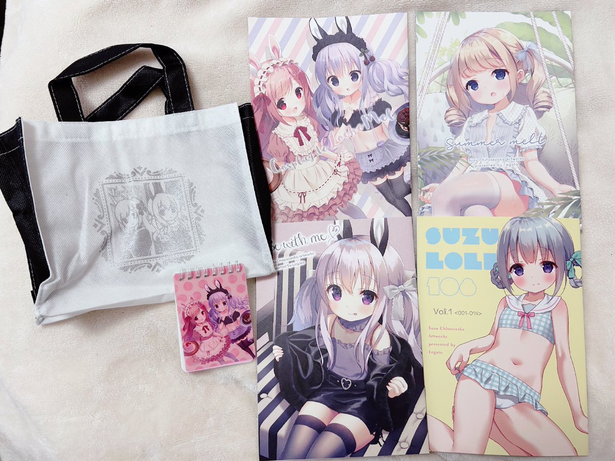 C105で2019年に出した既刊をお安くセット頒布します!
不織布バッグとメモ帳もつきます!
最近知ってくださった方にオススメです(*'▽'*) 