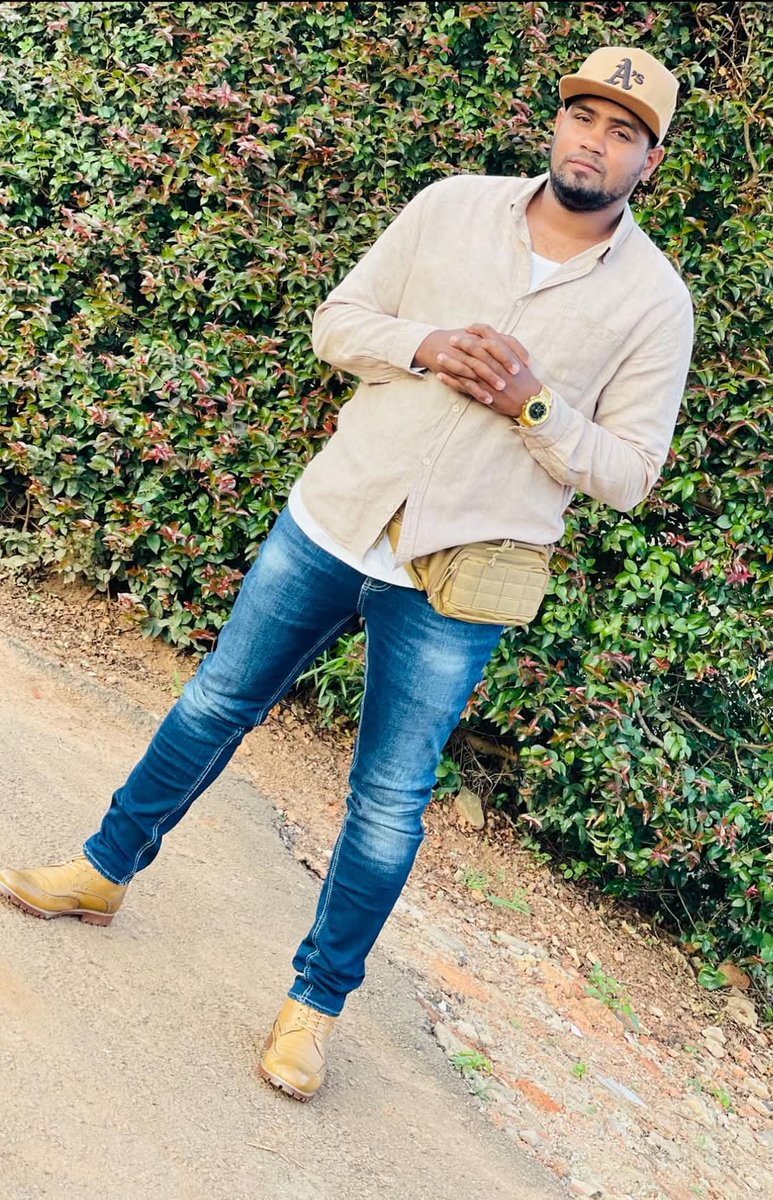 NalwaddaHarima4's tweet image. This guy is @BabuYusufu one of the gang group who raided @NUP_Ug  offices with @AlienSkinUg yesterday night. I want him to remember that @sipapa and #zebrasmaddo once sent by same junta @KagutaMuseveni  to do the same shit and later maddo was murdered in cold blood #timewilltell