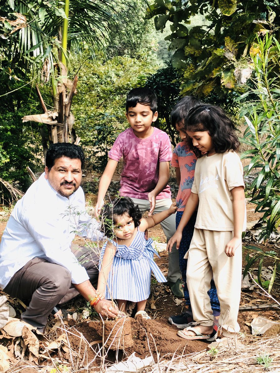 ShubhaPatelTRS's tweet photo. On the occasion of my little daughter #Hanvika Birthday planted Jammi sapling in our farm , as a part of #GreenIndiachallenge great initiative by GreenMan of Telangana @SantoshKumarBRS Anna https://t.co/3ClDRBbWNO