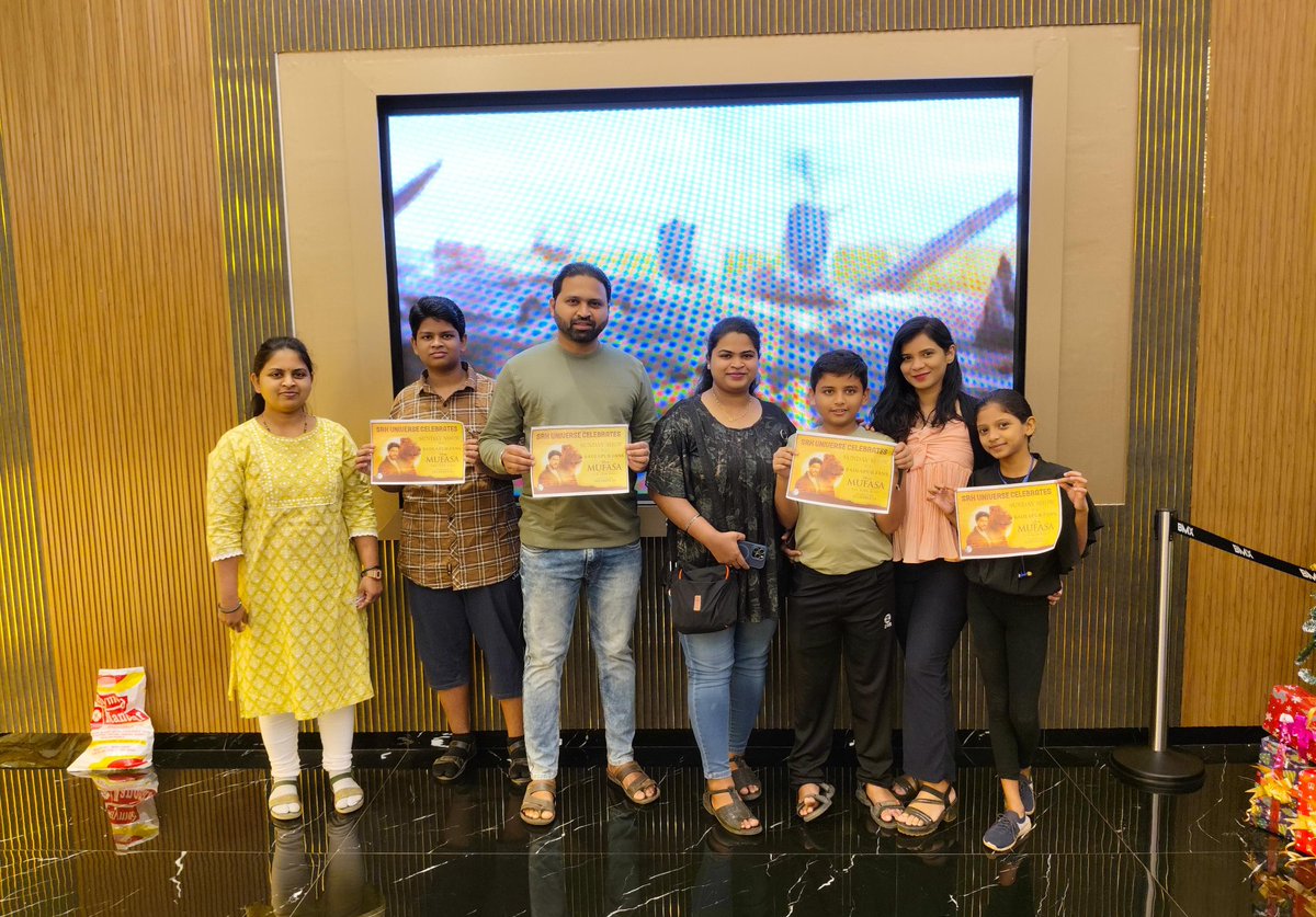 SRKUniverse's tweet image. SRK magic unites #Badlapur !! Fans gather for a special screening of Mufasa: The Lion King ❤️

@iamsrk #AryanKhan #AbRam @DisneyStudiosIN @iamsachya

#ShahRukhKhan #SRK 
#LionKing #Mufasa #FDFS #MufasaOnDec20th #MufasaTheLionKing #MufasaTheLionKingFDFS #Simba