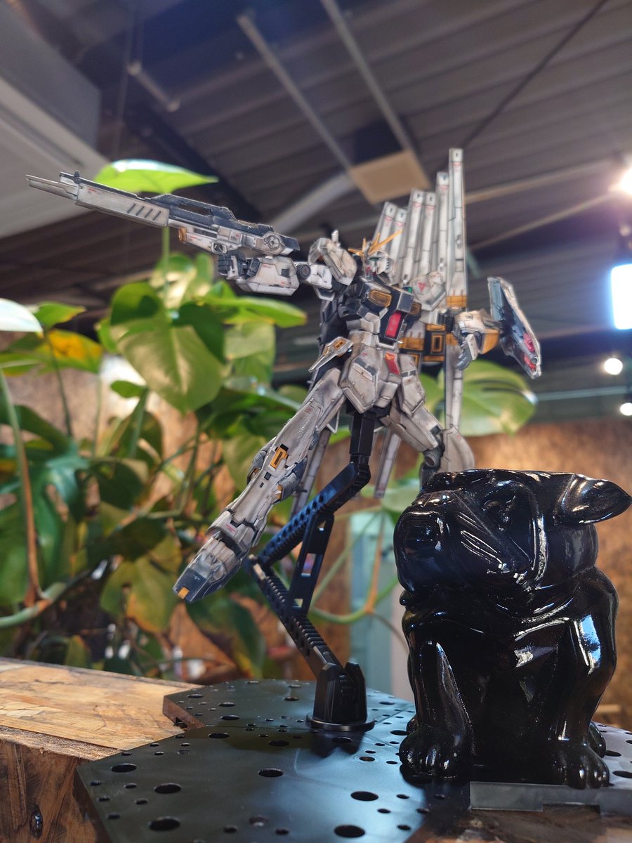 Yu89266574's tweet photo. ガンダムとpug
#ガンプラ 
#パグ https://t.co/RZnFlG0CF0