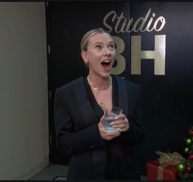 9653W0LF's tweet image. CHE WINS 2024 JOKE SWAP. SORRY 😭😭😭
Like Colin you got to do better. 
#ScarlettJohansson #Michaelche #colinjost #jokeswap #snl