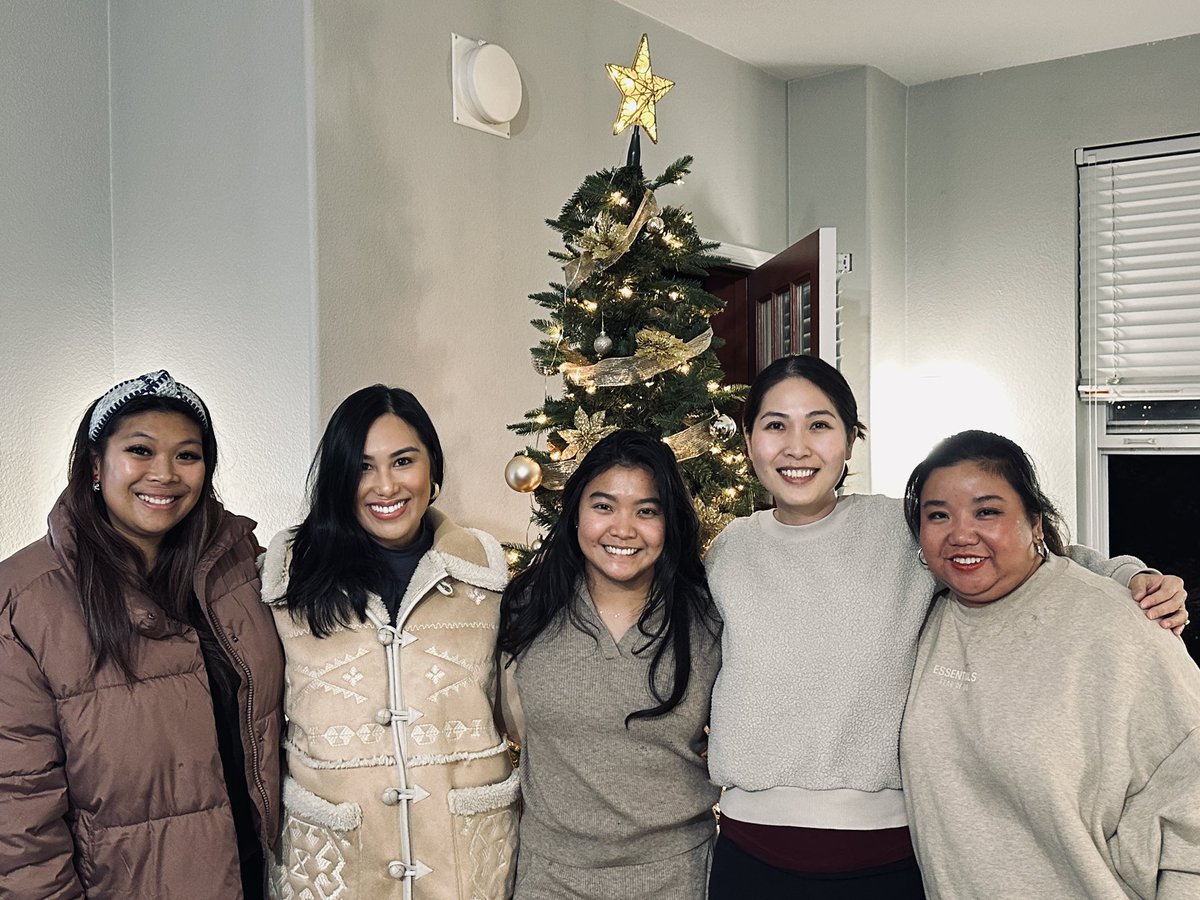 dearestmiks's tweet photo. 20 December 2024 || forever grateful for these girls 😘 https://t.co/Ghsl2FsumK